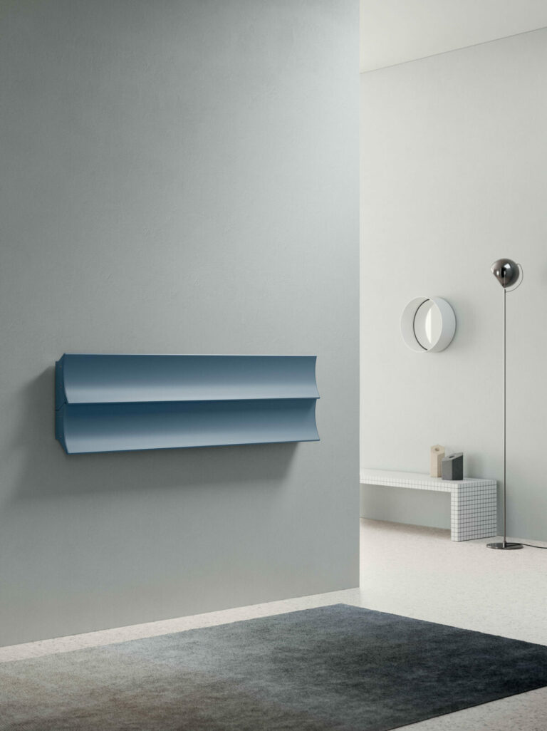 Modrý designový koupelnový radiátor